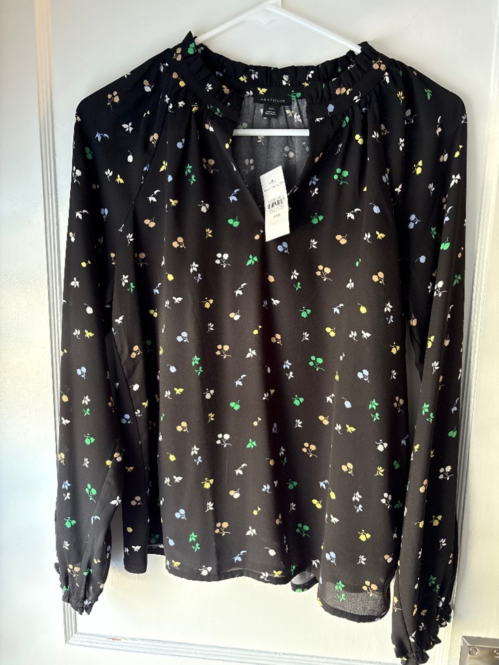 Ann Taylor Black Floral Top, Sz XXS, NWT